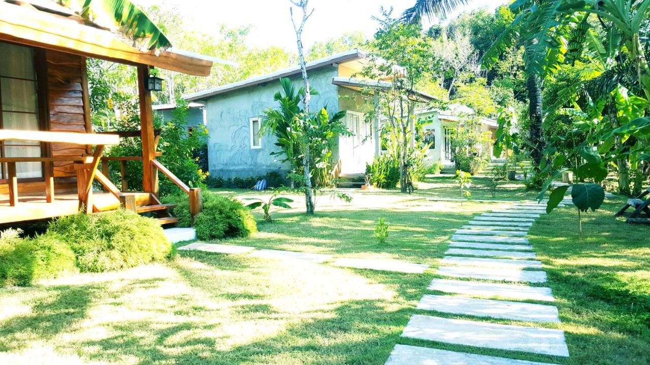 Home No.9 Koh Lanta Bagian luar foto