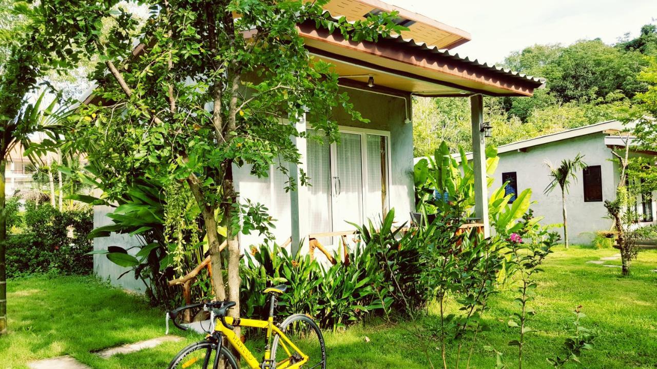 Home No.9 Koh Lanta Bagian luar foto
