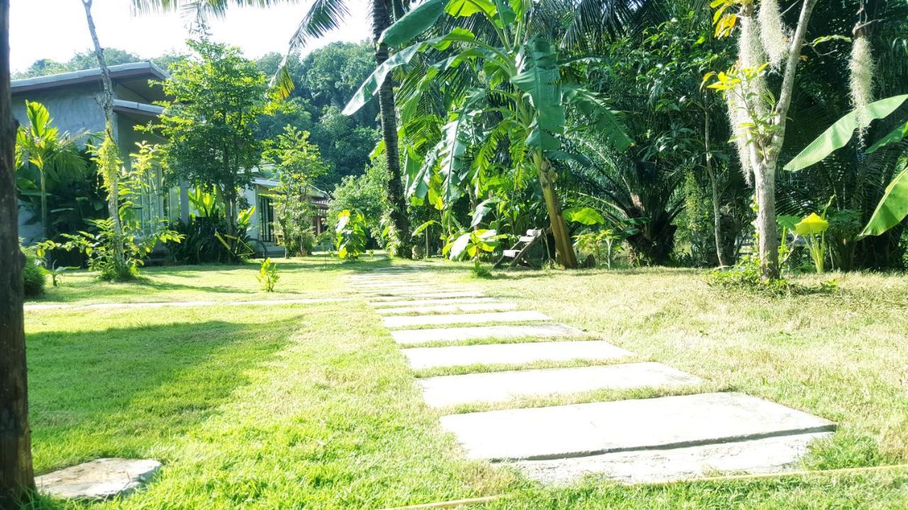 Home No.9 Koh Lanta Bagian luar foto